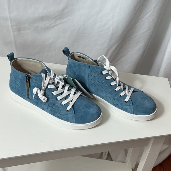 REVITALIGN Teal-Blue Suede Low-Top Sneakers with White Accents - Picture 5 of 11
